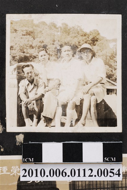 4名男子合影 (共1張)