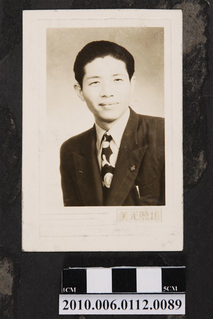 男子獨照 (共1張)