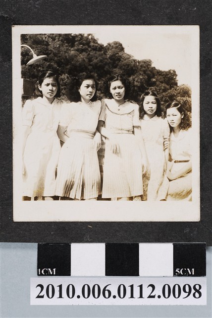5名女子合照 (共1張)