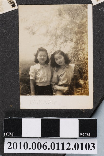 2名女子合照 (共1張)