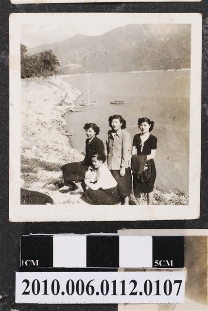 4名女子合照 (共1張)