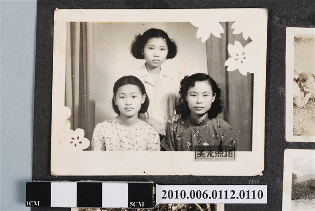 3名女子合照 (共1張)