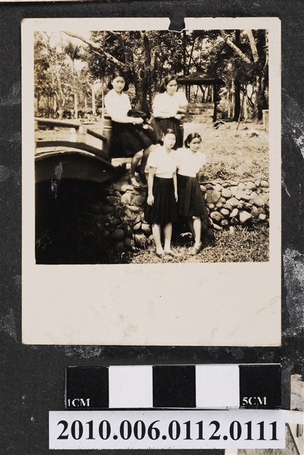 4名女子合照 (共1張)