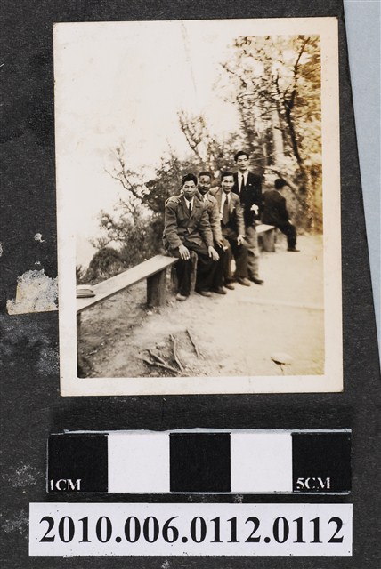 4名男子合照 (共1張)