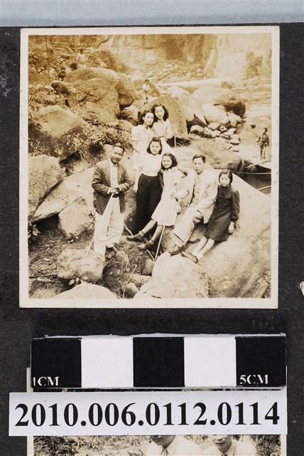 2男5女合照 (共1張)