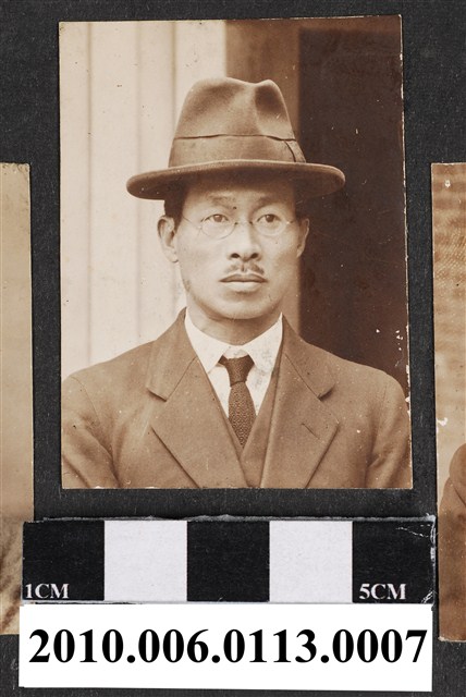 臺南長老教中學校教師個人照 (共1張)