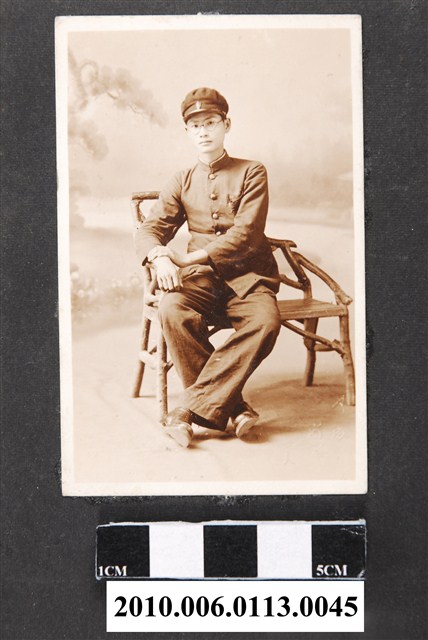 臺南長老教中學校男學生個人照 (共1張)