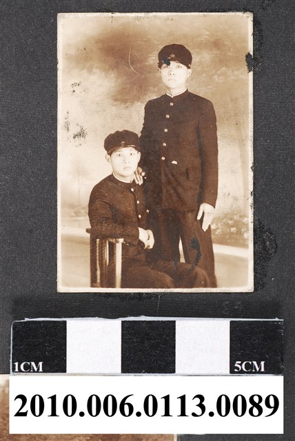 臺南長老教中學校學生二人合照 (共1張)