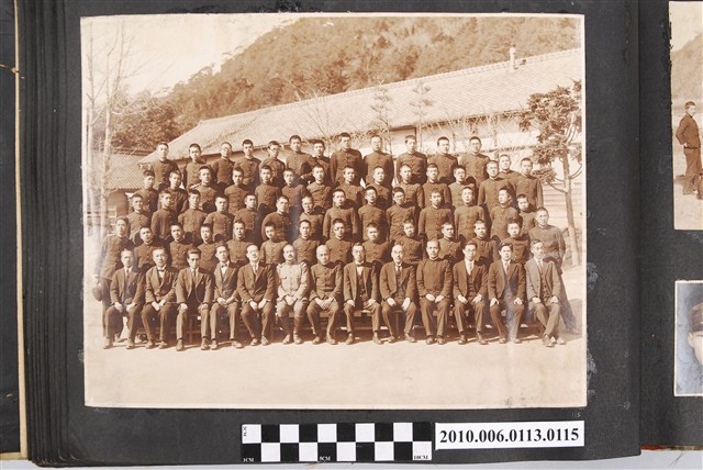 臺南長老教中學校師生合照 (共1張)