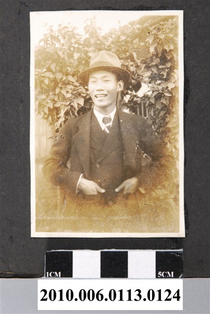 臺南長老教中學校男學生個人照 (共1張)