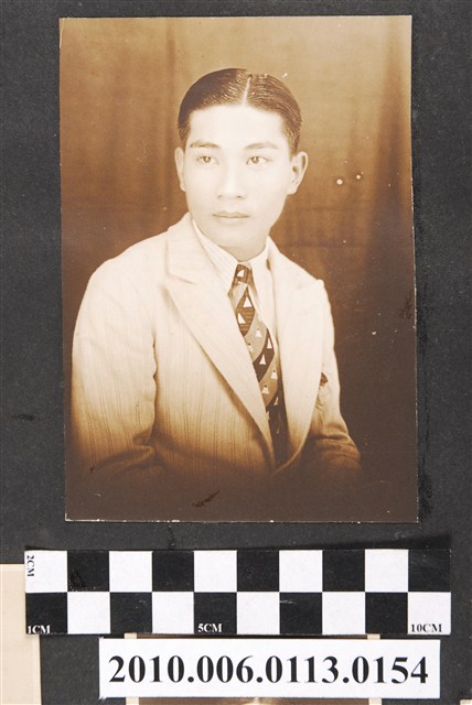 臺南長老教中學校男學生個人照 (共1張)