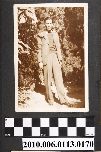 臺南長老教中學校教師個人照 (共1張)