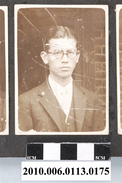 臺南長老教中學校教師個人照 (共1張)