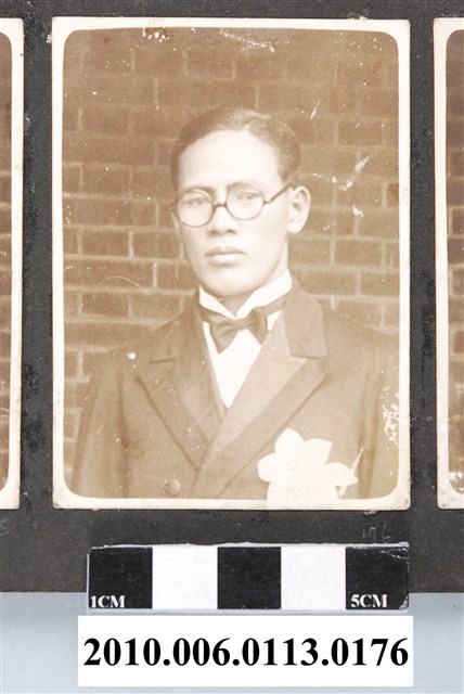 臺南長老教中學校教師個人照 (共1張)