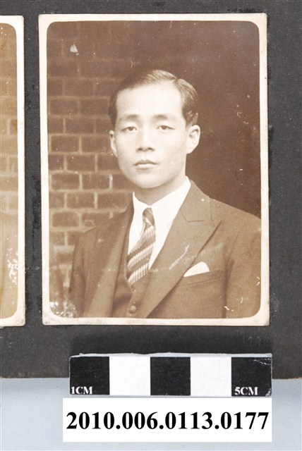 臺南長老教中學校教師個人照 (共1張)