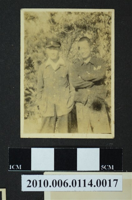 2名男子合照 (共1張)