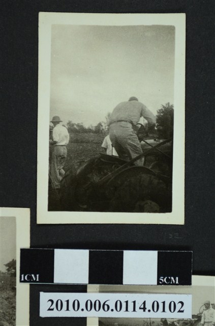 駕駛農耕機剪影 (共1張)