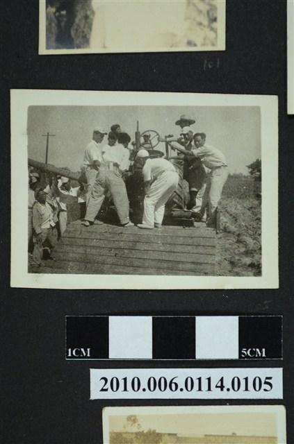 搬運農耕機剪影 (共1張)