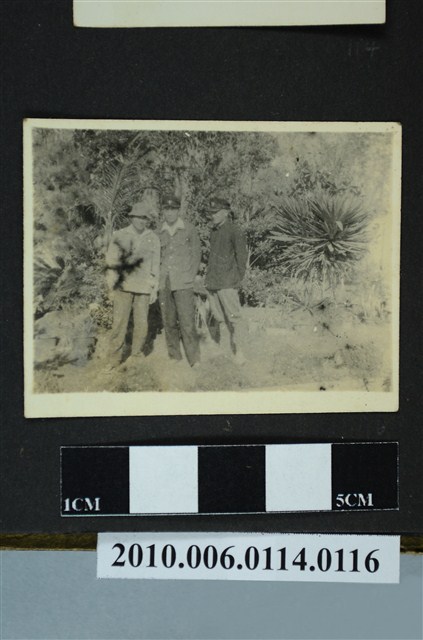 3名男子合照 (共1張)