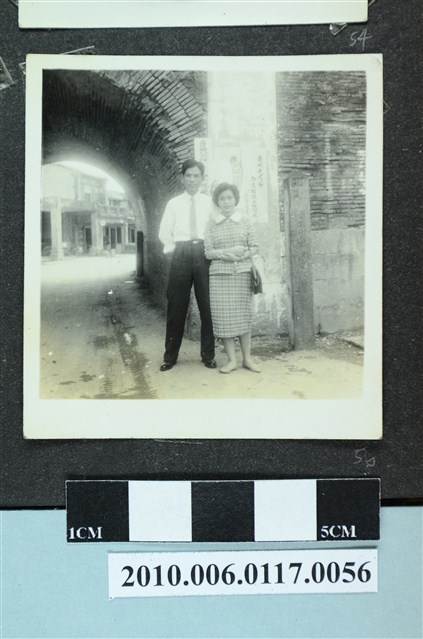 一男子一女子合影之照片 (共1張)