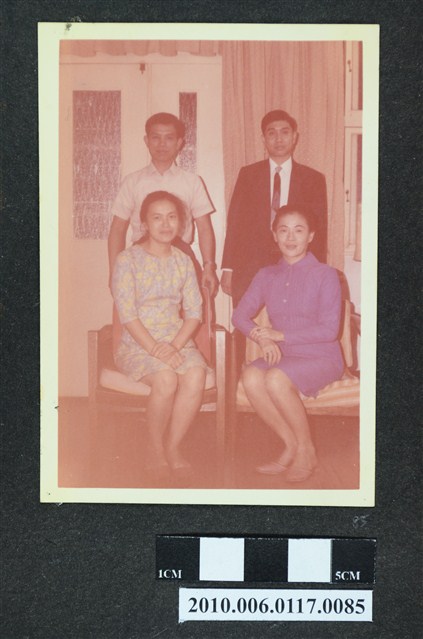 四人合影之照片 (共1張)