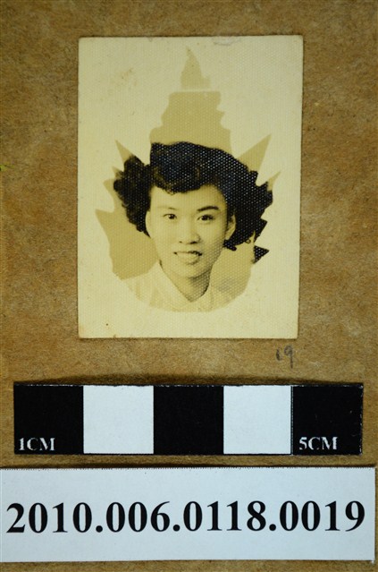 一女子獨照 (共1張)