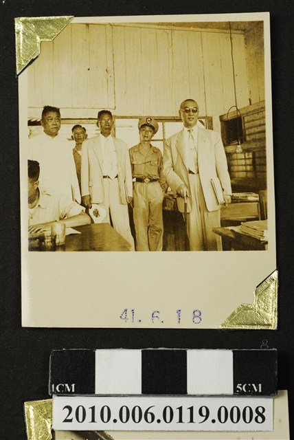 趙琛等人合照 (共3張)