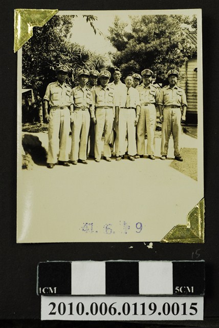 九人合照 (共3張)