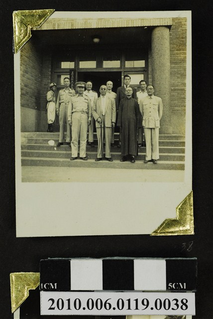 趙琛等人合照 (共1張)