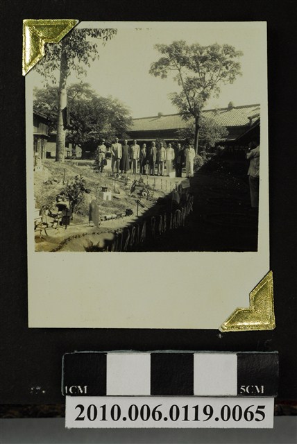 趙琛等人合照 (共1張)