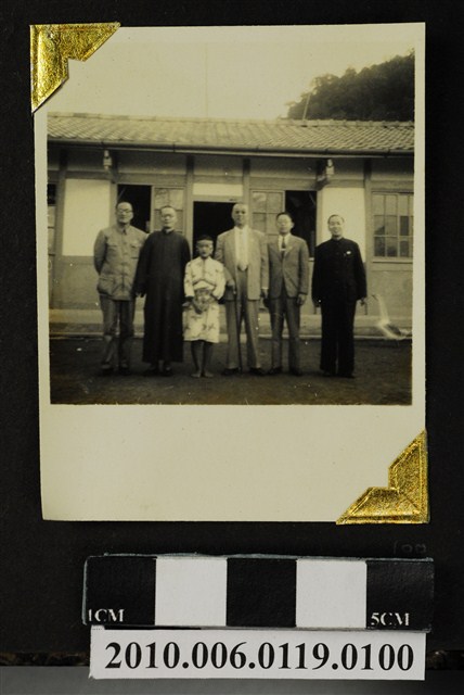 趙琛等六人合照 (共1張)