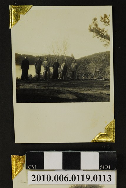 趙琛等六人合照 (共1張)