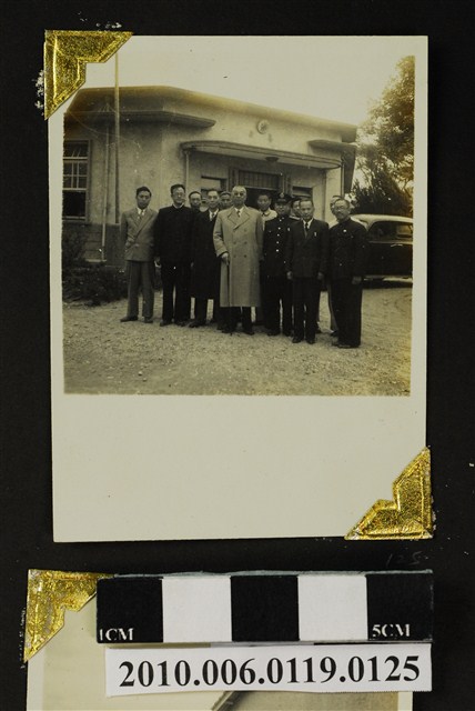 趙琛等人合照 (共1張)