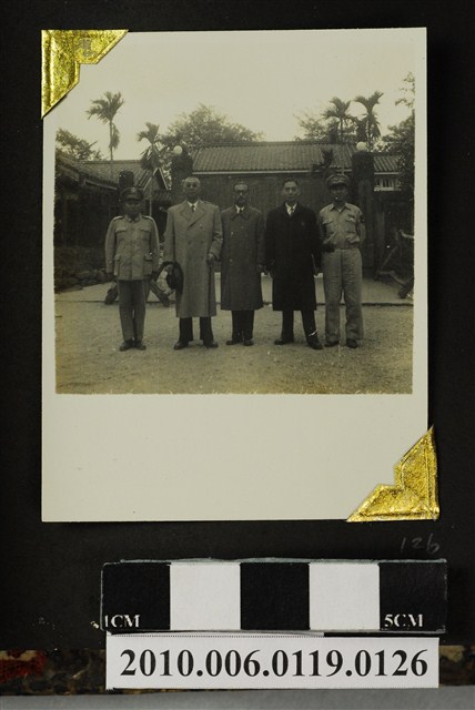 趙琛等五人合照 (共3張)