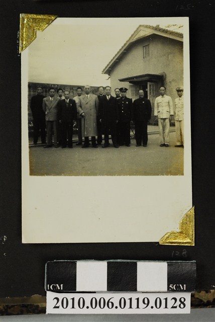 趙琛等人合照 (共1張)