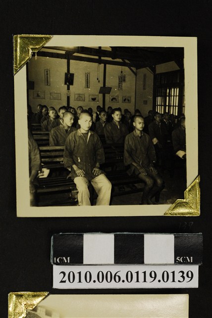 眾人聽講照 (共1張)