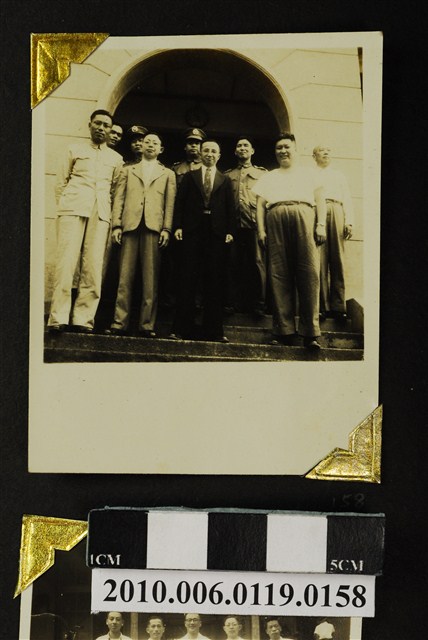 九人合照 (共1張)