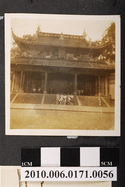 廟宇前合照 (共1張)