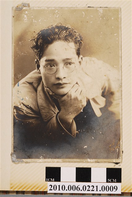 男子獨照 (共1張)