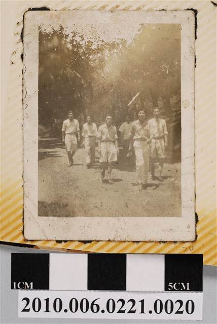 六人合照 (共1張)