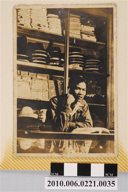 男子獨照 (共1張)