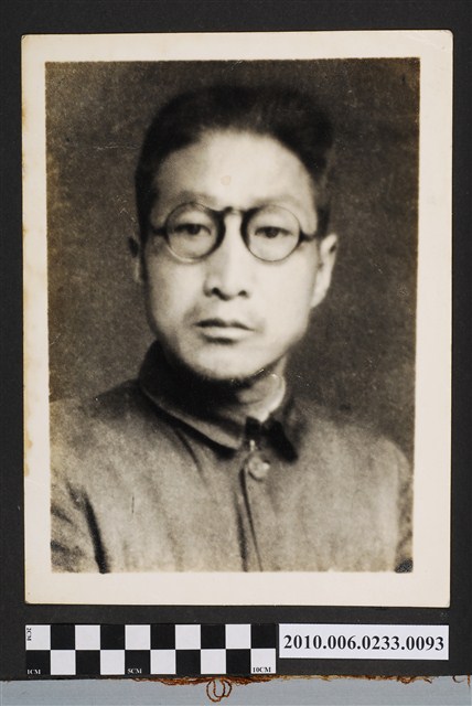 男子獨照 (共1張)