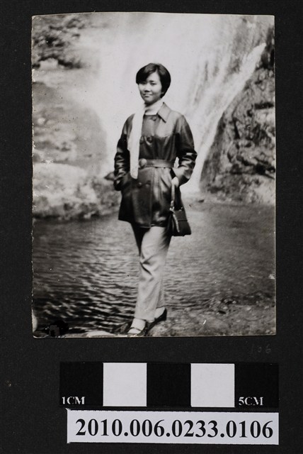 女子獨照 (共1張)