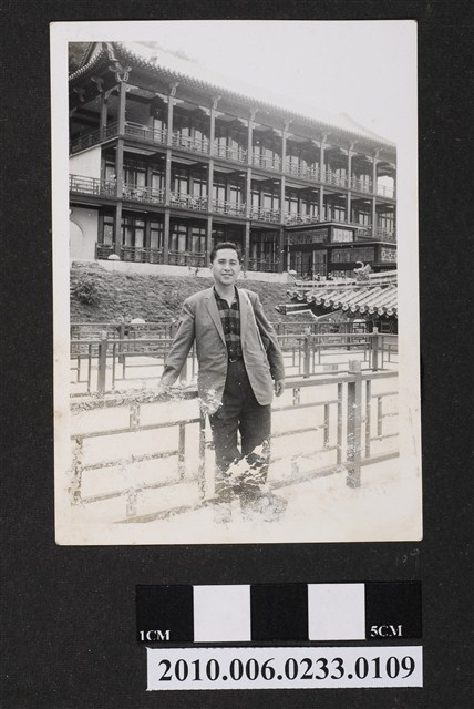 男子獨照 (共1張)