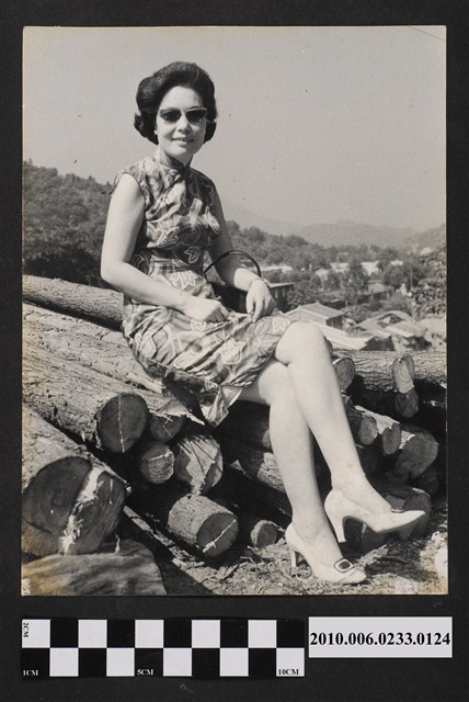 女子獨照 (共1張)