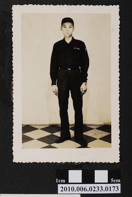 男子獨照 (共1張)