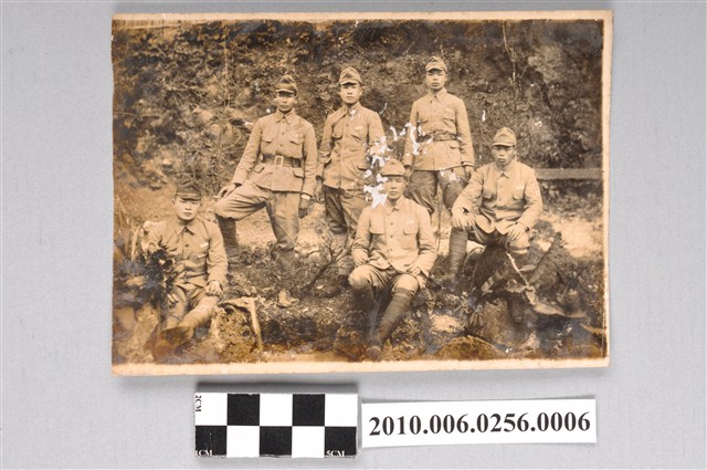 六位軍人合照 (共3張)