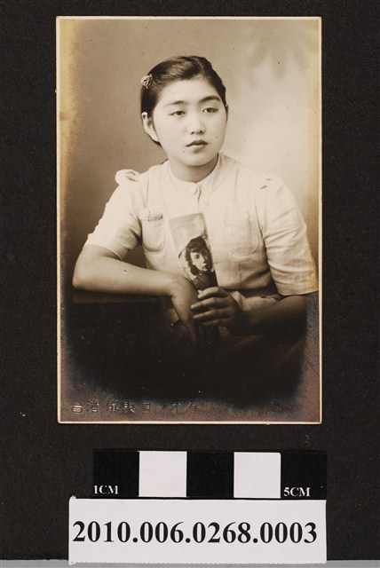 女子獨照 (共1張)