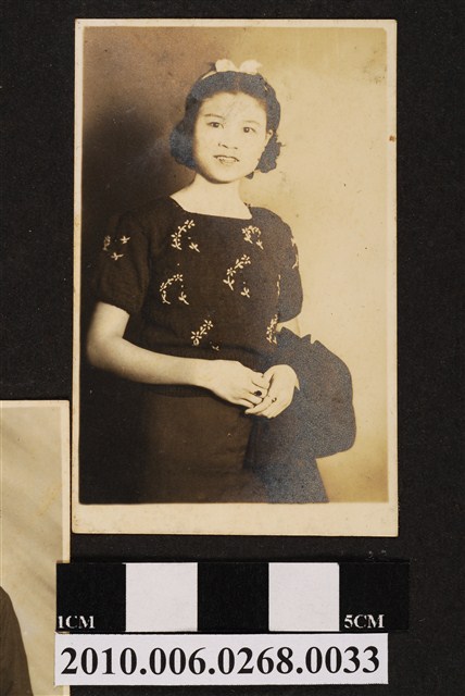 女子獨照 (共1張)