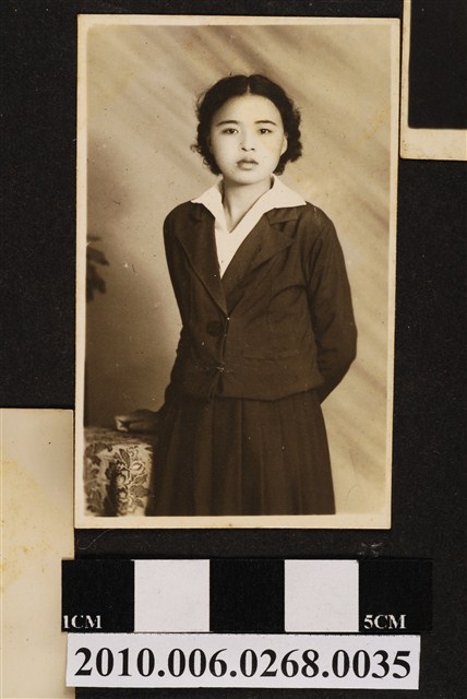 女子獨照 (共1張)